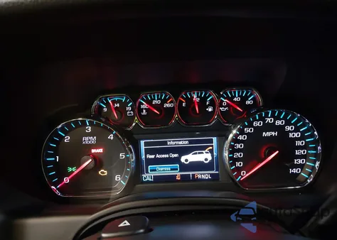 2018 Chevrolet Suburban Lt из США, поврежденный, VIN 1GNSKHKC2JR339629